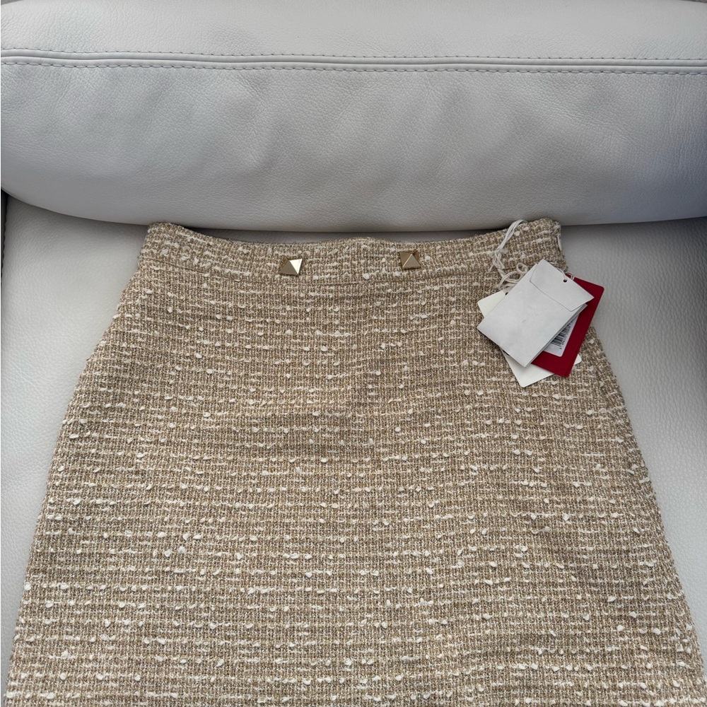 $1900 Brand New Tweed Skirt sz 46
